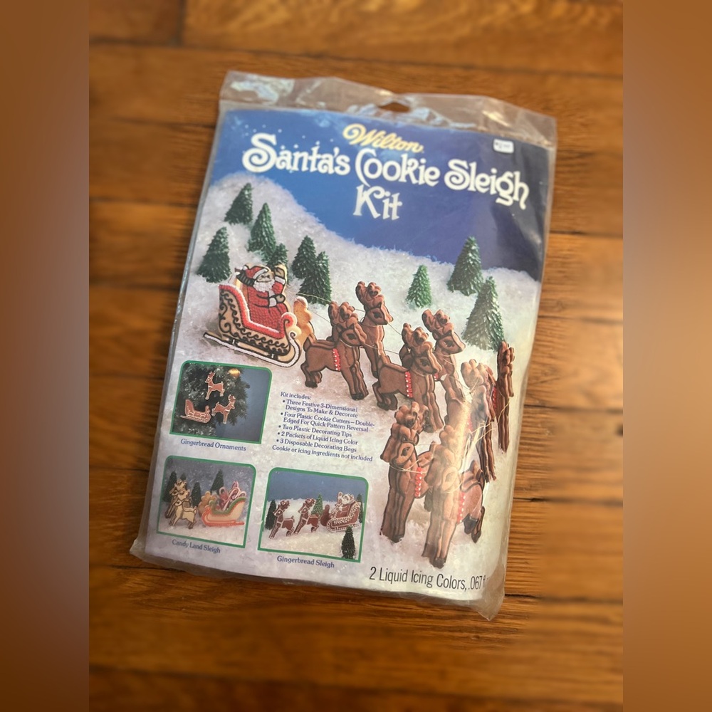 Vintage Wilton Santa's Cookie Sleigh Kit 1983